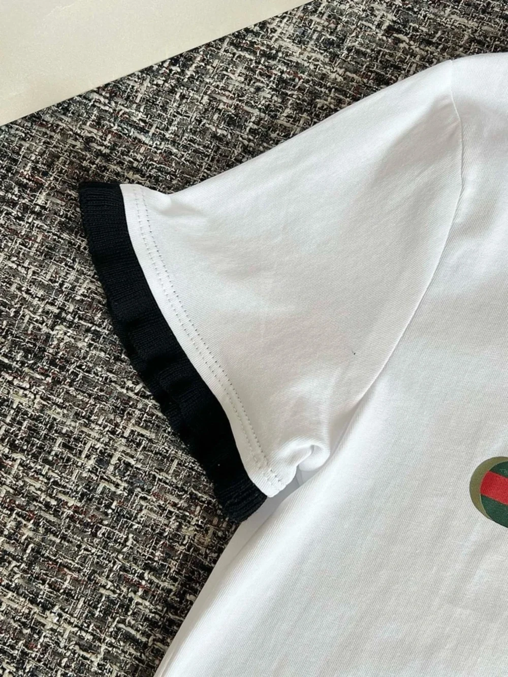 Gucci White Tee with Black Trim and Red-Green Web Stripe - Picture 4 of 9
